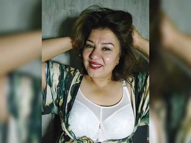YourMommy0 live cam on BongaCams