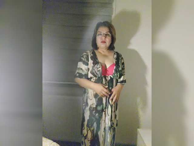 YourMommy0 live cam on BongaCams