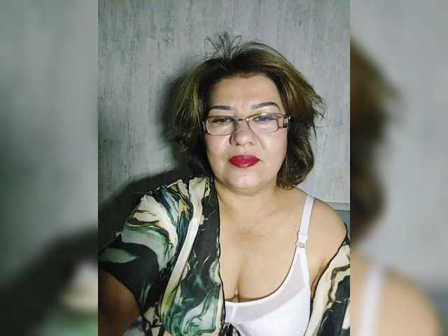 YourMommy0 live cam preview