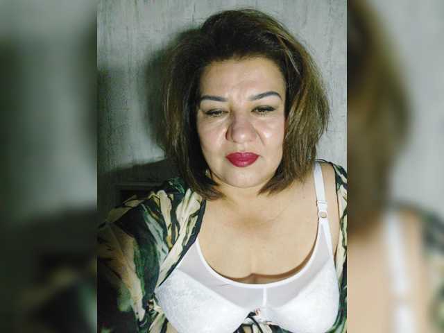 YourMommy0 live cam preview