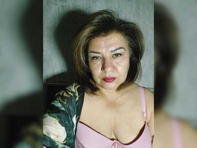 YourMommy0 live cam on BongaCams