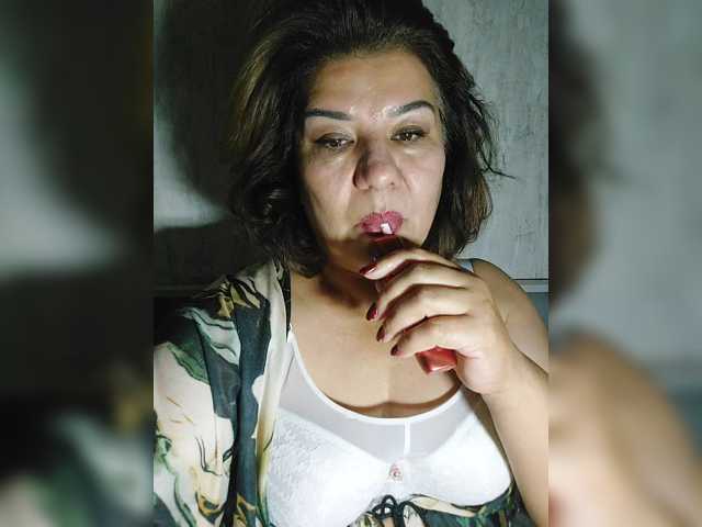 YourMommy0 live cam on BongaCams