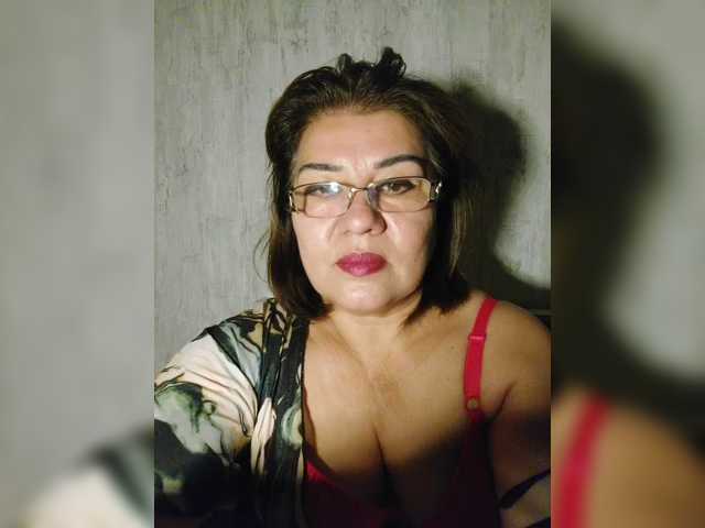 YourMommy0 live cam on BongaCams