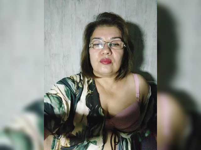 YourMommy0 live cam preview