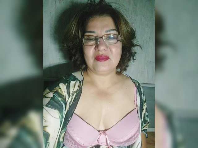 YourMommy0 live cam on BongaCams