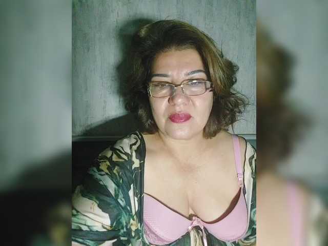 YourMommy0 live cam on BongaCams