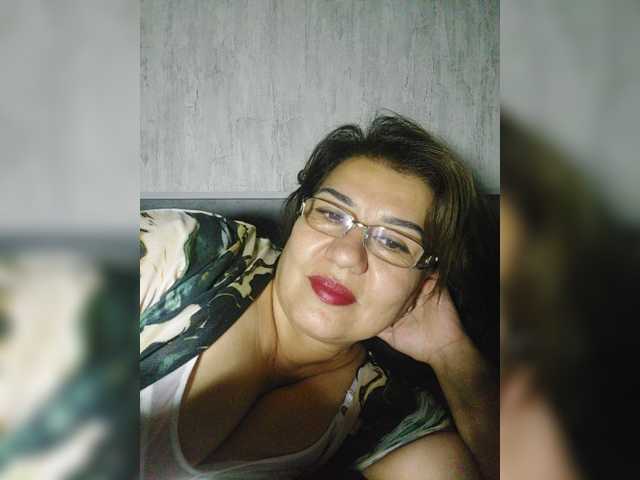 YourMommy0, live now on BongaCams