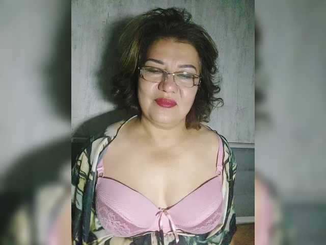YourMommy0 live cam on BongaCams