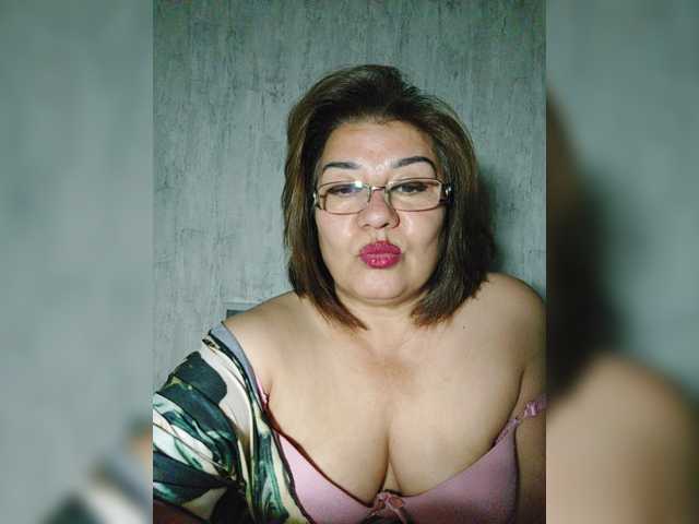 go to chat with YourMommy0
