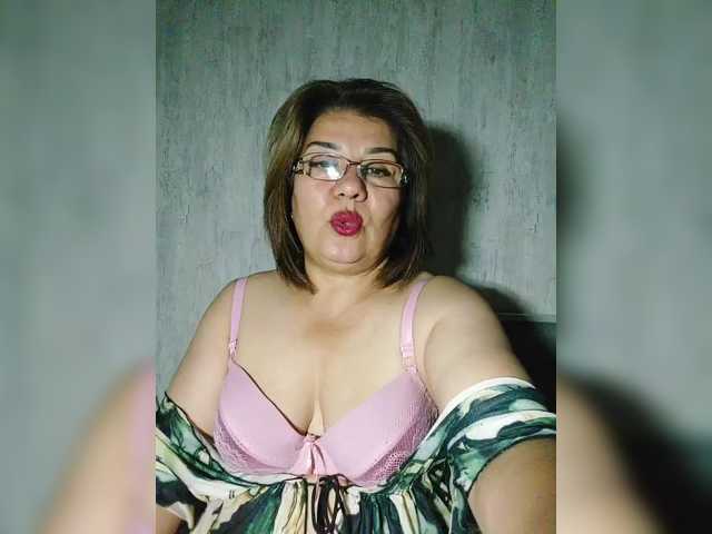 YourMommy0 live cam preview