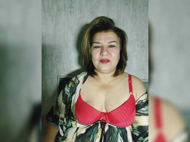 YourMommy0 live cam on BongaCams