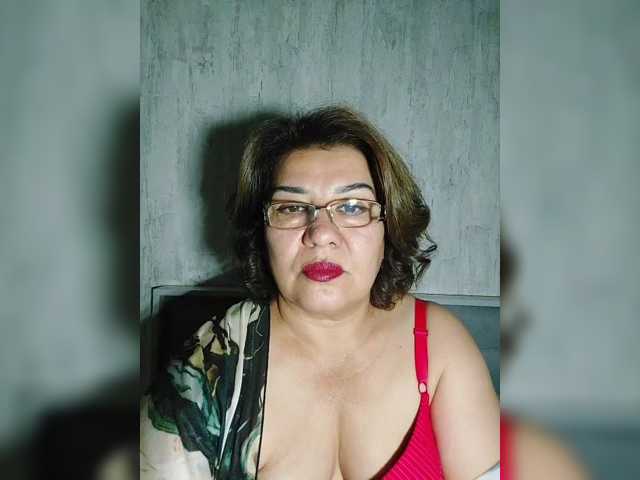 YourMommy0 live cam on BongaCams