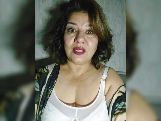 YourMommy0 live cam preview