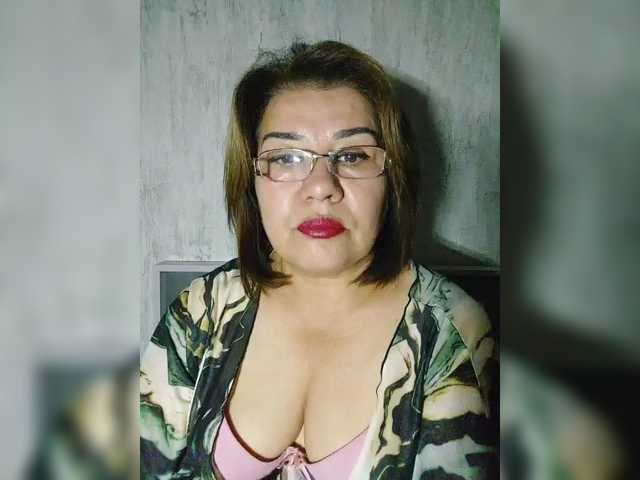 YourMommy0 live cam preview