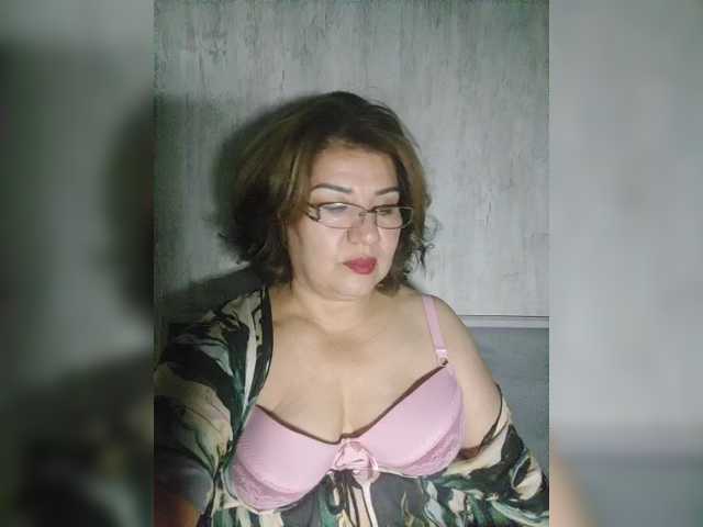 YourMommy0 live cam on BongaCams