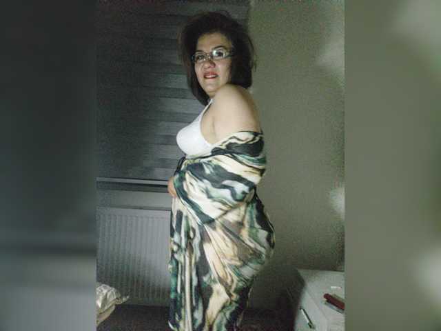 YourMommy0 live cam on BongaCams