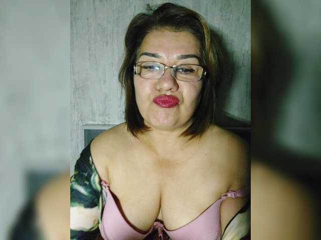 YourMommy0 live cam preview