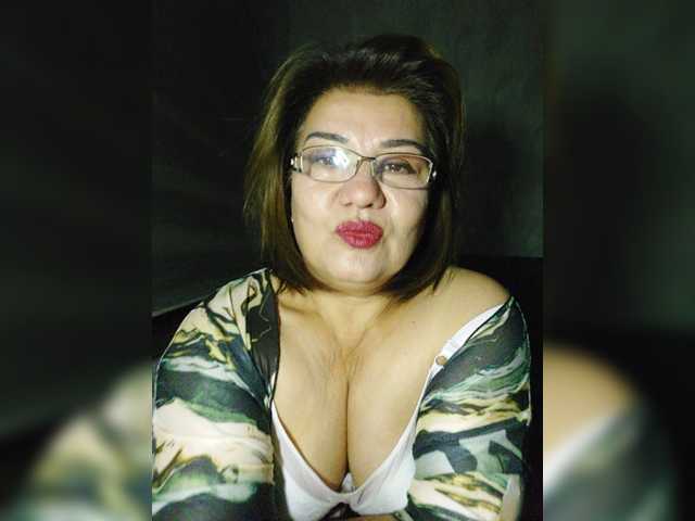 YourMommy0, en vivo ahora en BongaCams