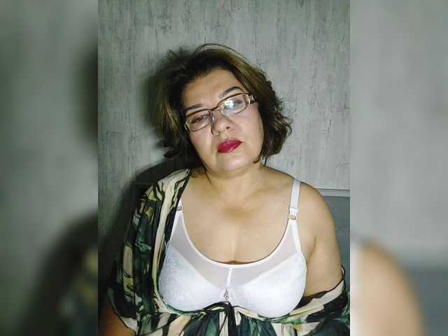YourMommy0 live cam preview