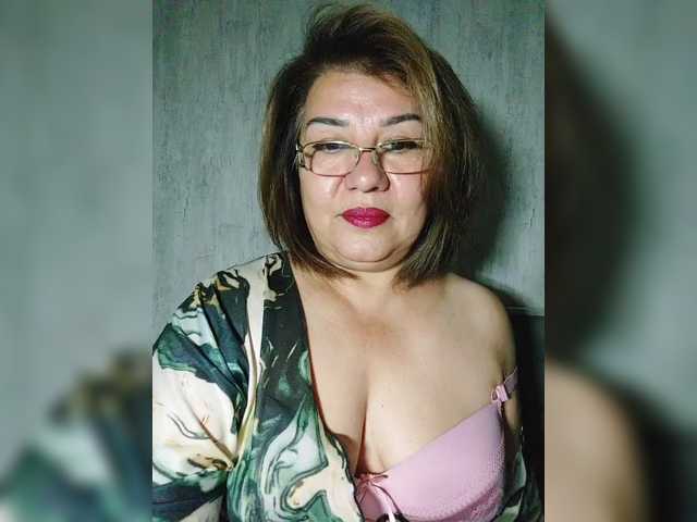 YourMommy0 live cam preview