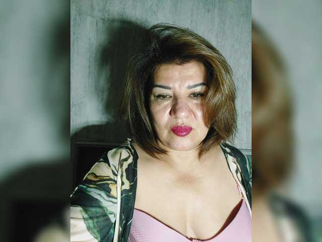 YourMommy0 live cam on BongaCams