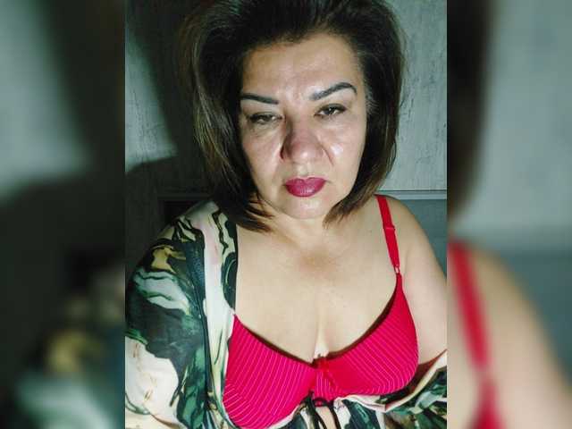 YourMommy0 live cam on BongaCams