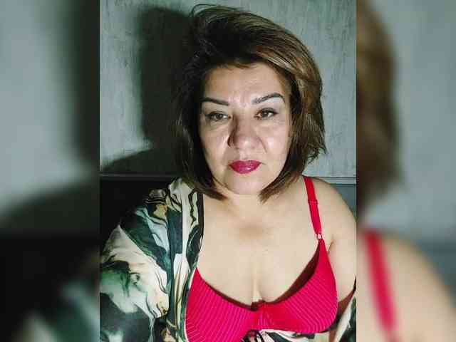 Modelo: YourMommy0