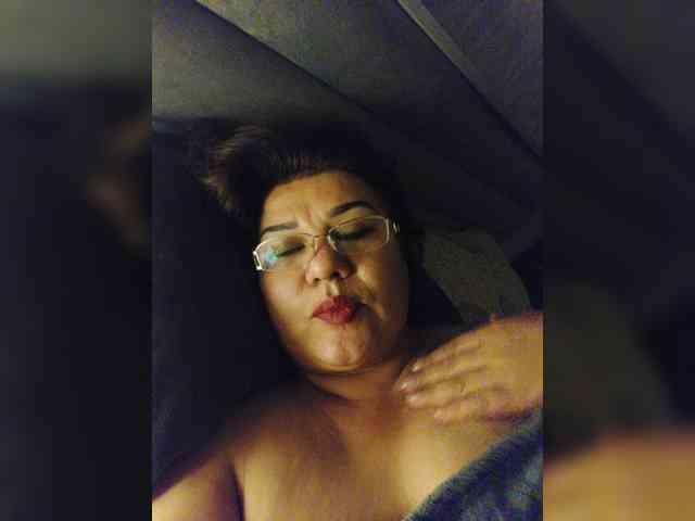 YourMommy0 webcam