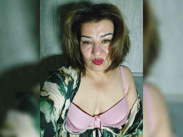 Модель: YourMommy0