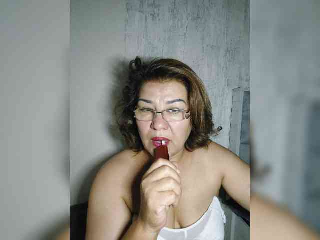 YourMommy0 webcam
