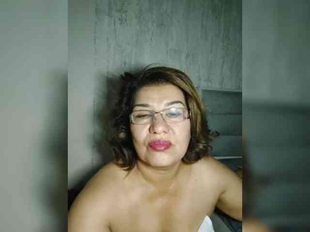 YourMommy0 webcam