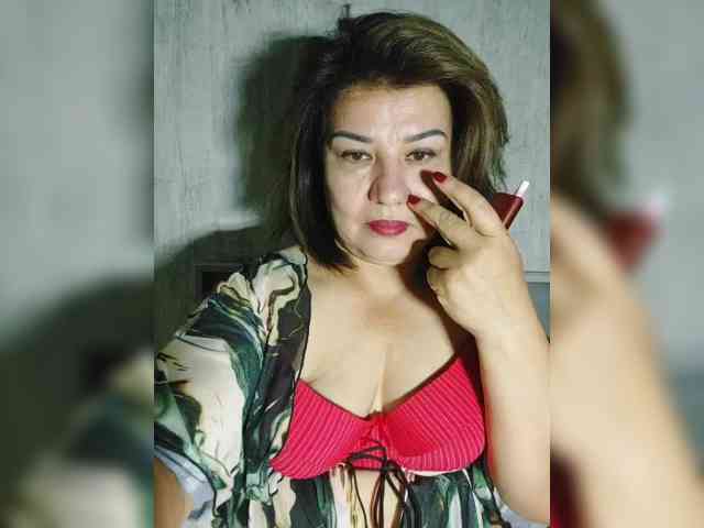 YourMommy0 Live Webcam on BongaCams
