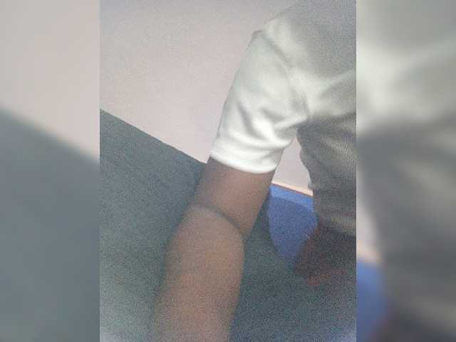 Cheazi1 live cam on BongaCams