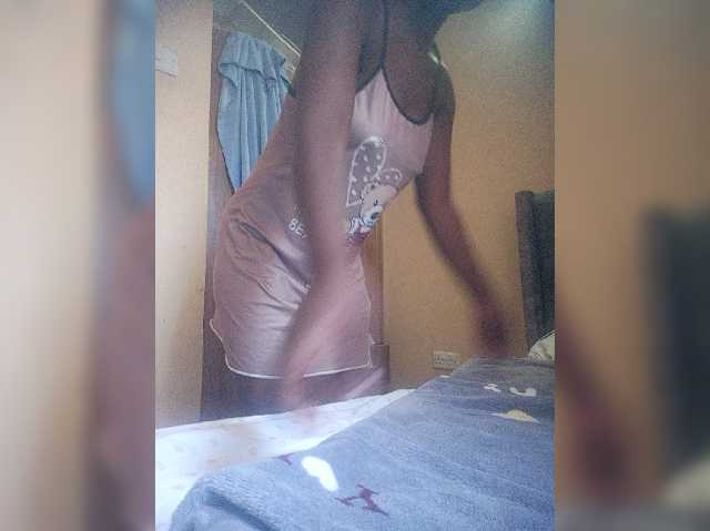 Cheazi1 live cam on BongaCams