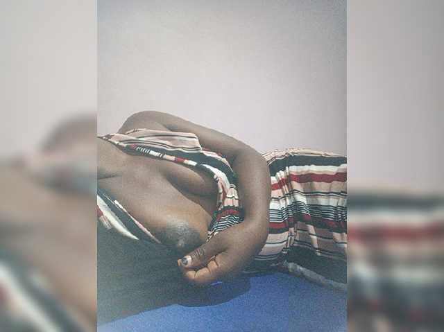 Cheazi1 live cam on BongaCams
