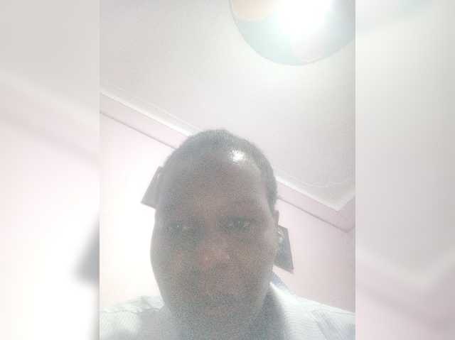 Cheazi1 live cam on BongaCams