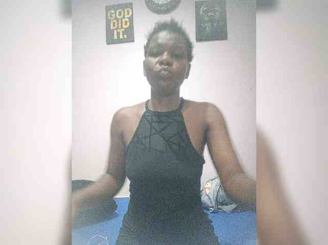 Cheazi1 webcam