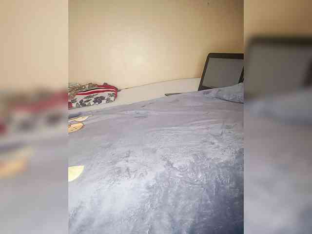 Cheazi1 webcam