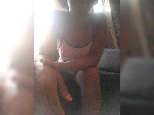 Cheazi1 webcam