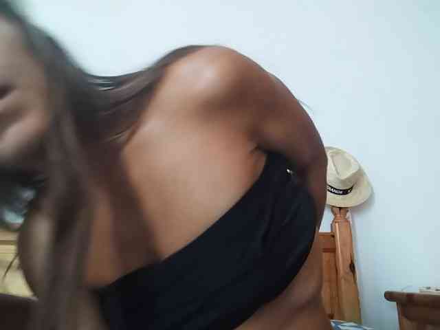 NewSexyItalianGirl webcam