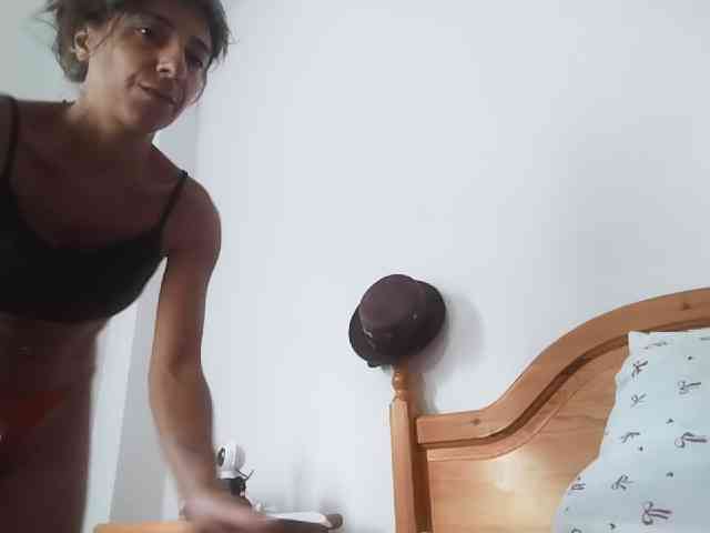 NewSexyItalianGirl webcam