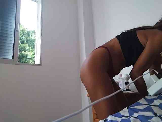 NewSexyItalianGirl webcam