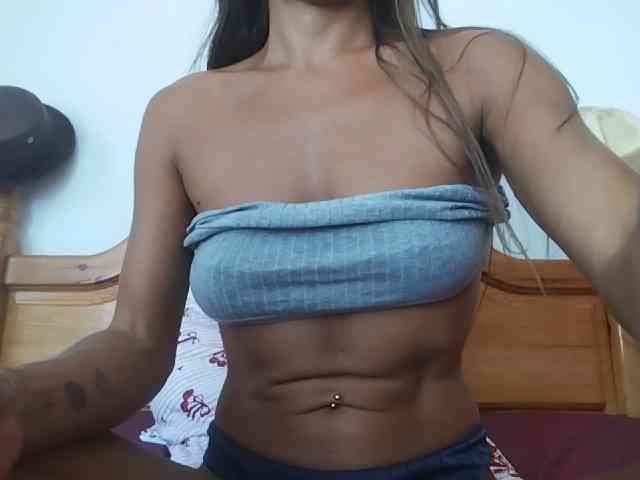 NewSexyItalianGirl webcam