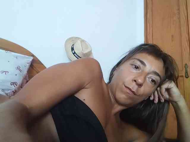NewSexyItalianGirl webcam