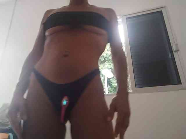 NewSexyItalianGirl webcam