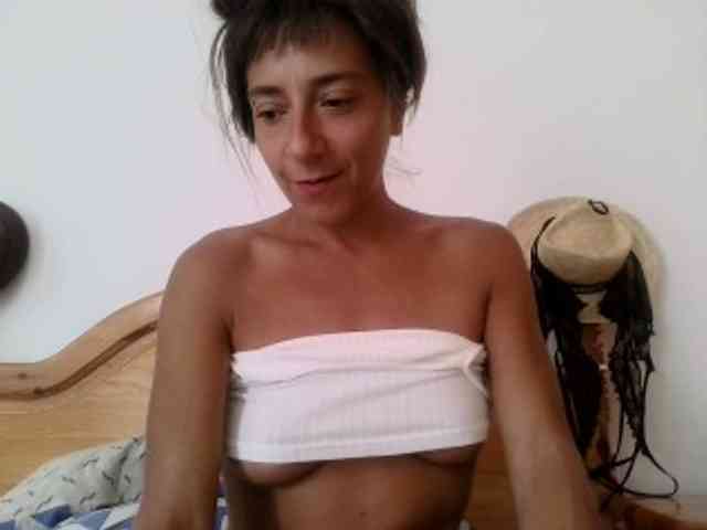 NewSexyItalianWoman webcam