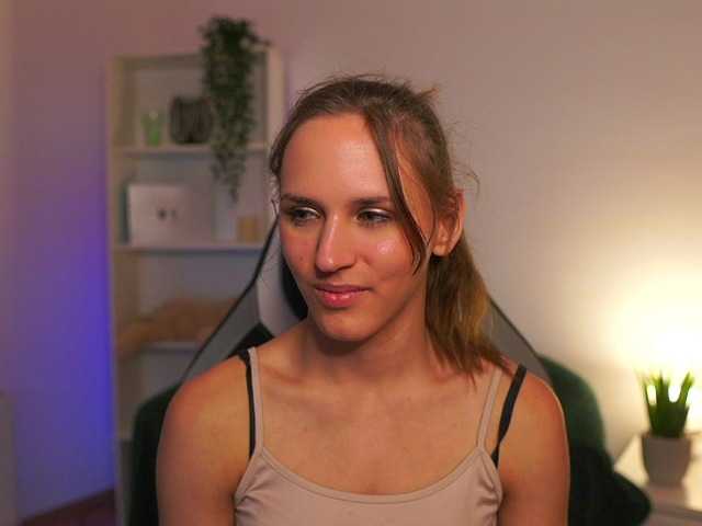 kellycutie18 live cam on BongaCams