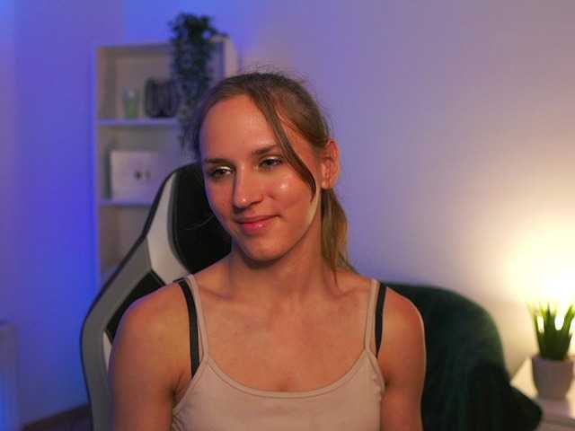kellycutie18 live cam on BongaCams