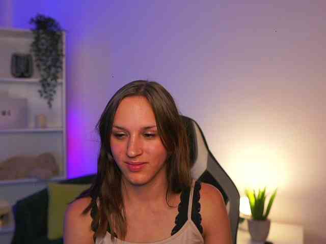 kellycutie18 webcam