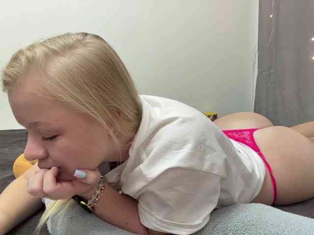 VelvetLilly's webcam live show